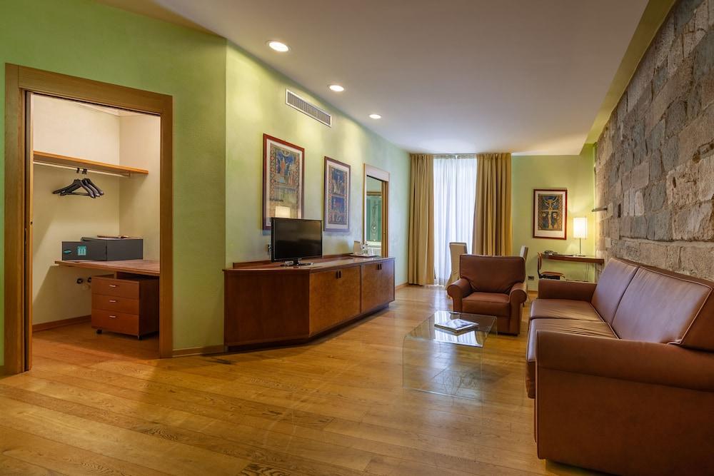 Ilaria Hotel 4*